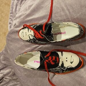 Streetfly - Black & Red Graphic Sneakers